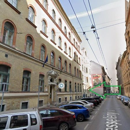 Lovely Apartment Close To Synagogue And Szimpla Garden Boedapest Buitenkant foto