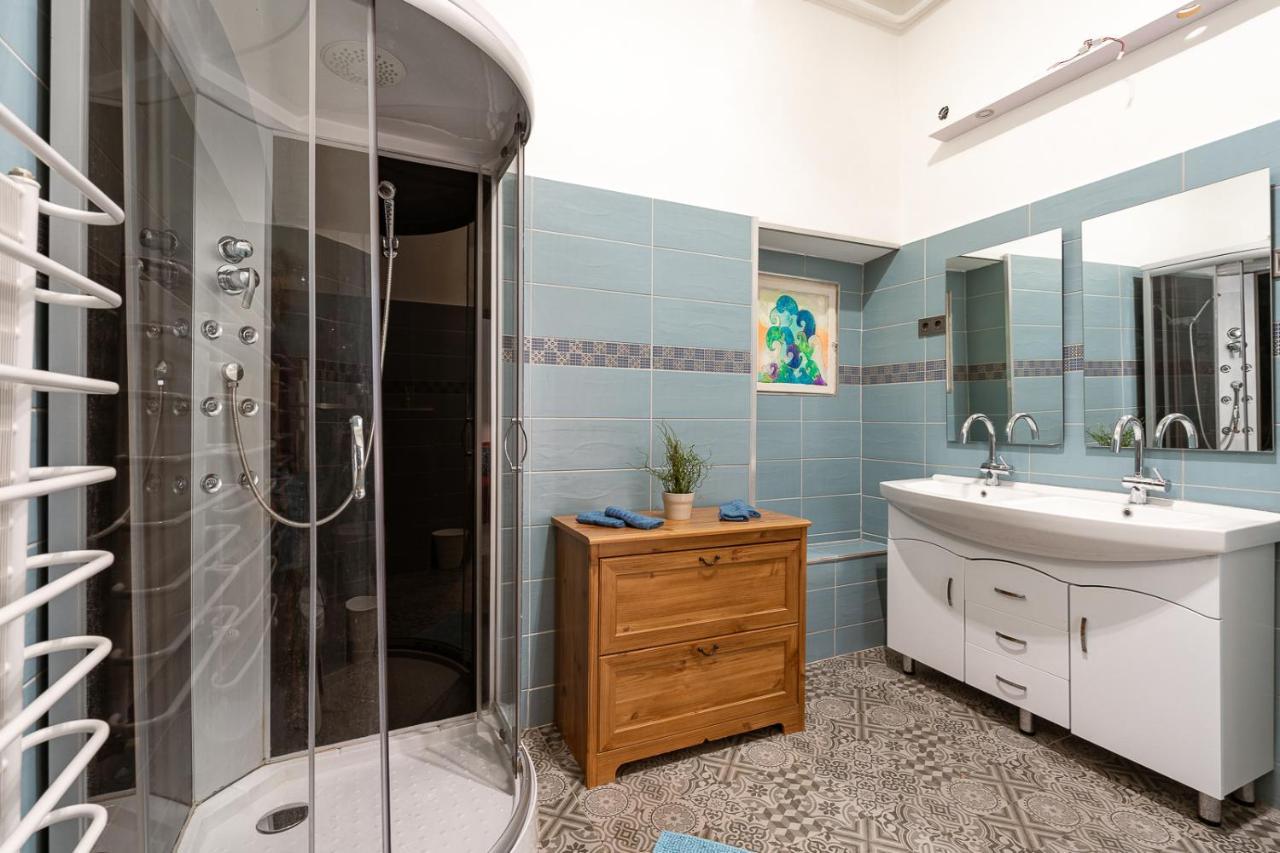 Lovely Apartment Close To Synagogue And Szimpla Garden Boedapest Buitenkant foto